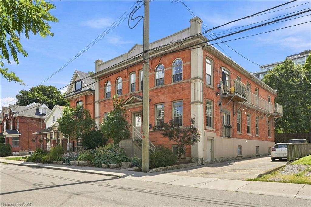 202-54 Alanson Street Property Photo 3