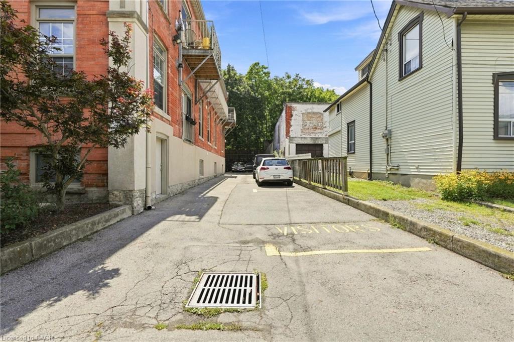 202-54 Alanson Street Property Photo 4