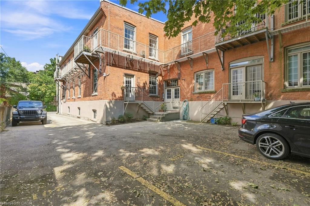 202-54 Alanson Street Property Photo 5