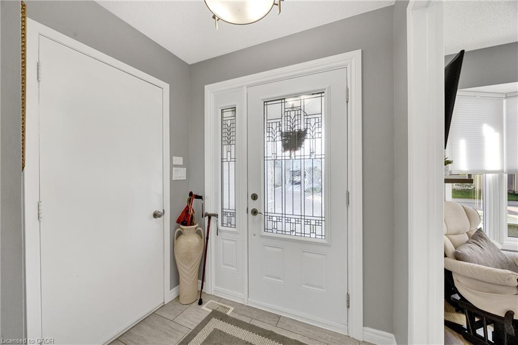 16 Hawkins Crescent Property Photo 6