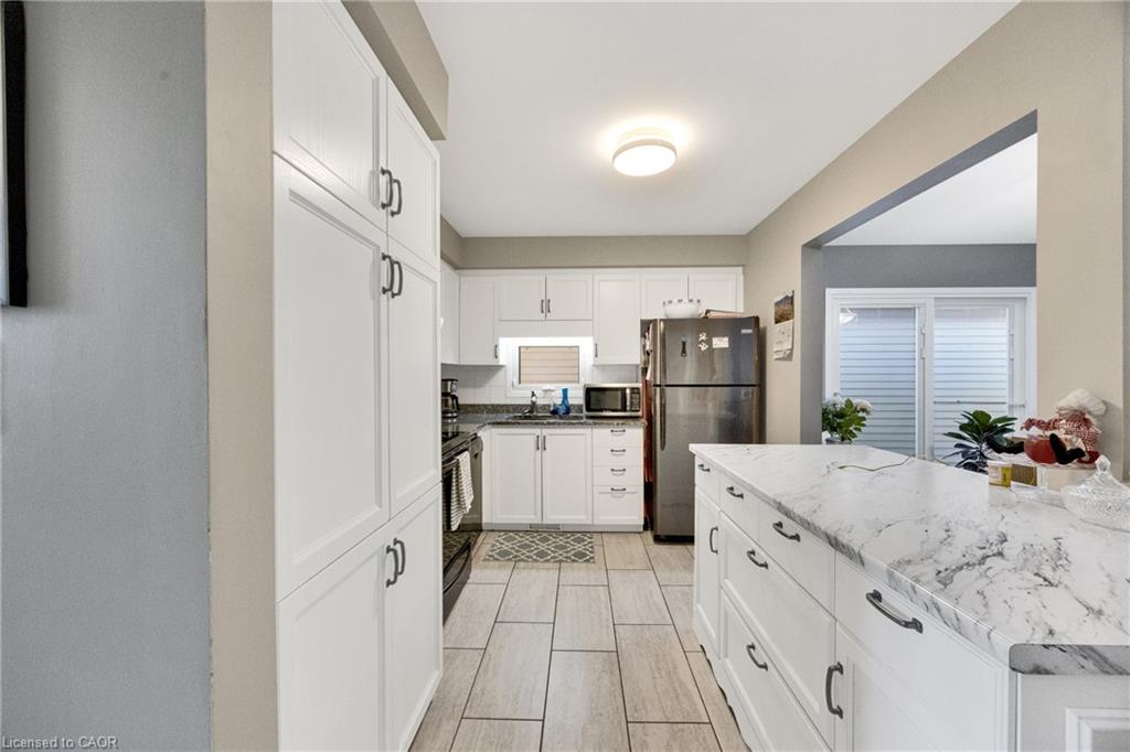 16 Hawkins Crescent Property Photo 11