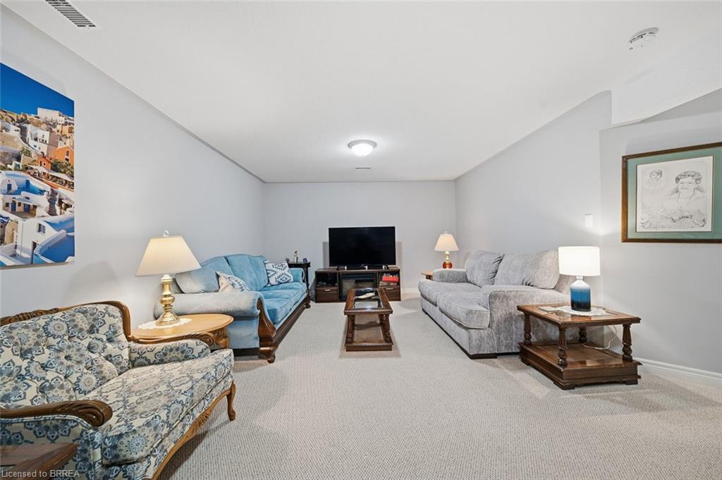8-633 Park Road N Property Photo 19