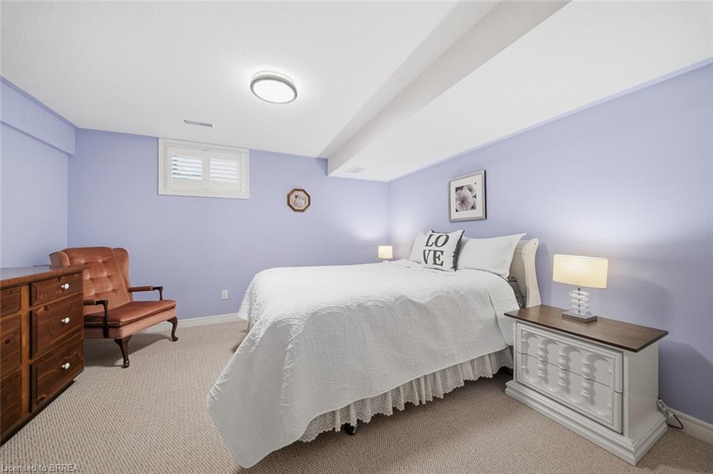 8-633 Park Road N Property Photo 22