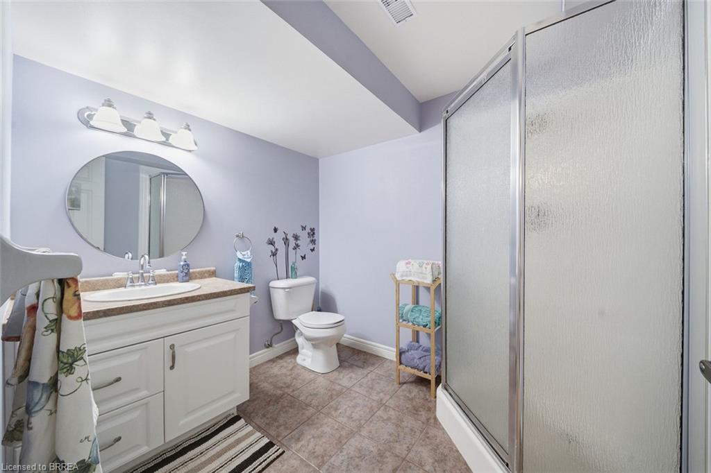 8-633 Park Road N Property Photo 23