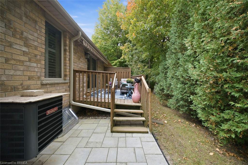8-633 Park Road N Property Photo 28