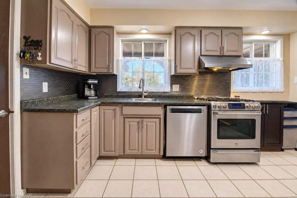 1370 Thorman Place Property Photo 14