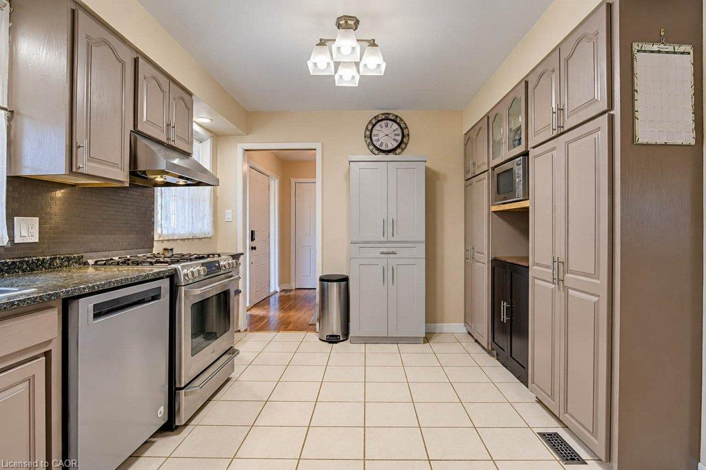 1370 Thorman Place Property Photo 15