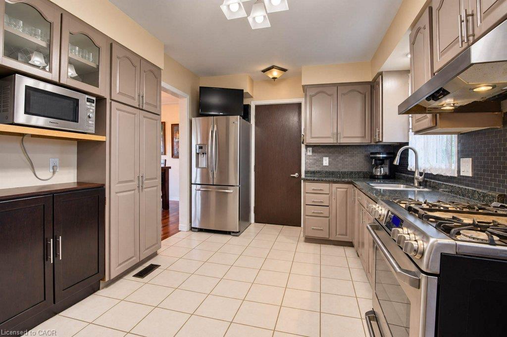 1370 Thorman Place Property Photo 16