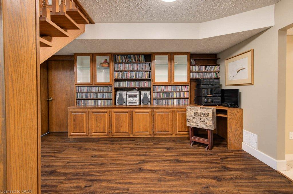 1370 Thorman Place Property Photo 31