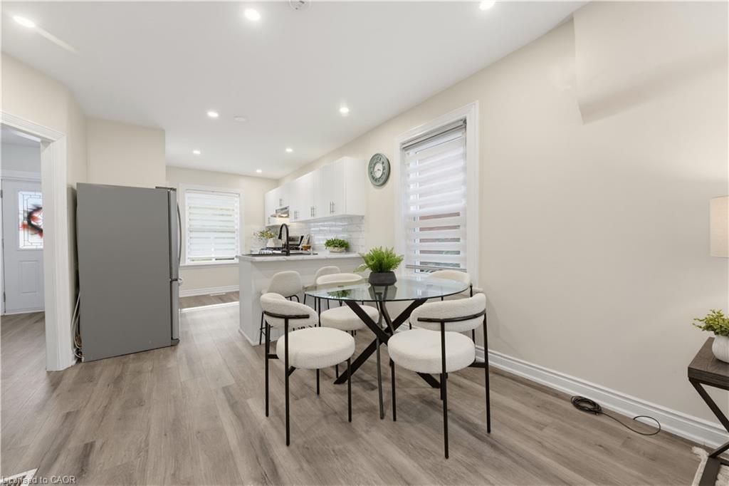 20 House Avenue Property Photo 4