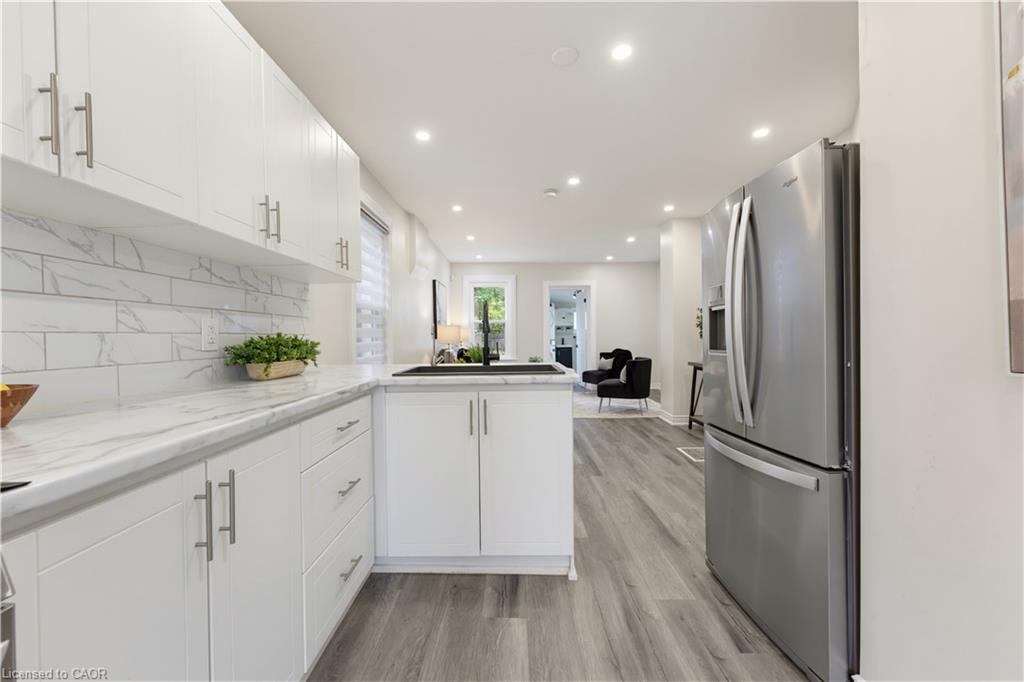 20 House Avenue Property Photo 6
