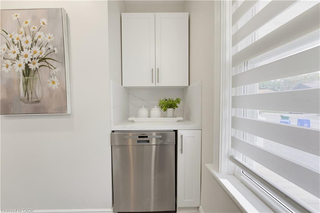 20 House Avenue Property Photo 7