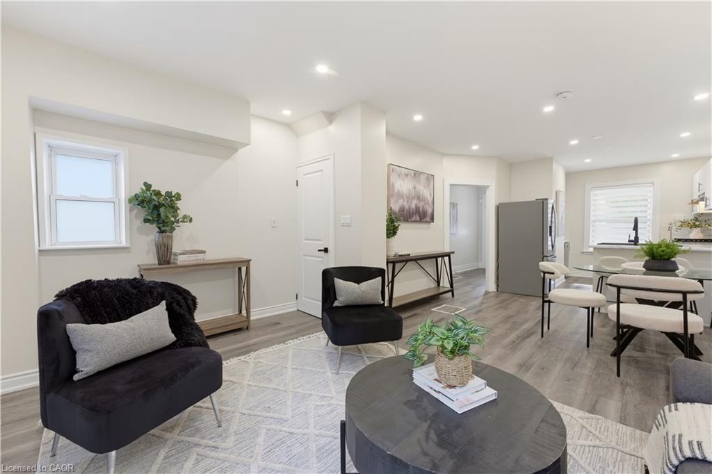 20 House Avenue Property Photo 9