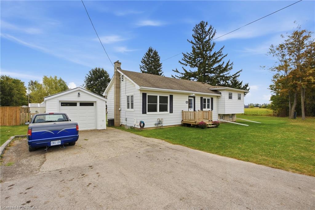 60 Railway Street W Property Photo 3