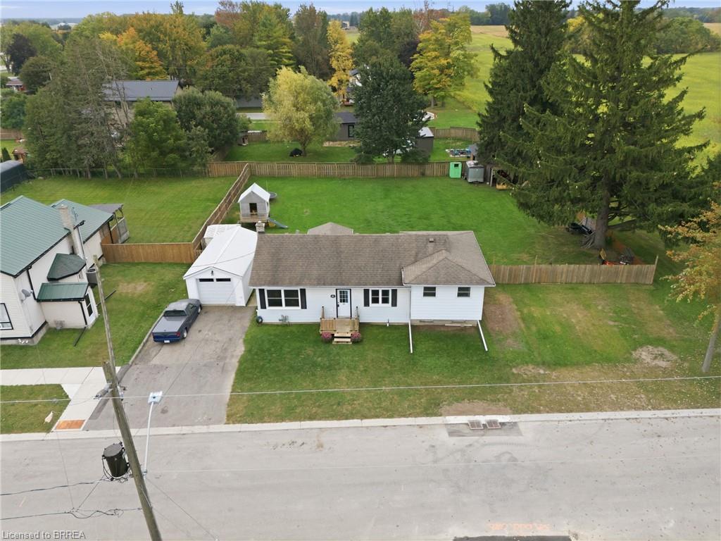 60 Railway Street W Property Photo 4
