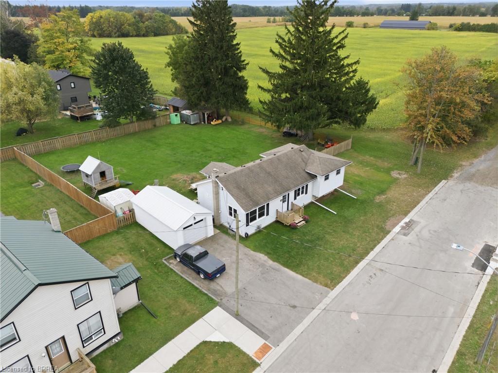 60 Railway Street W Property Photo 5