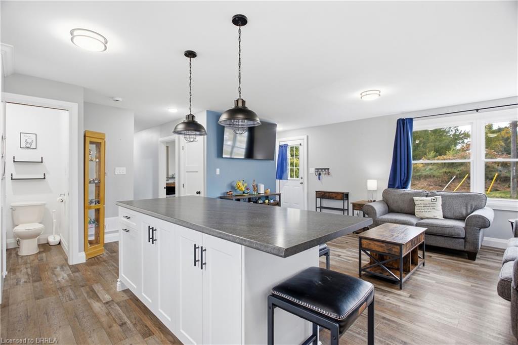 60 Railway Street W Property Photo 15
