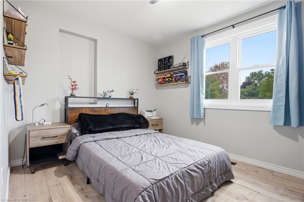 60 Railway Street W Property Photo 17