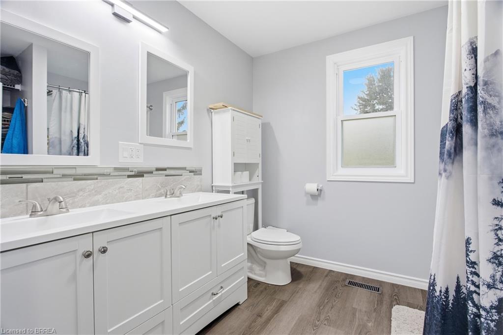 60 Railway Street W Property Photo 22