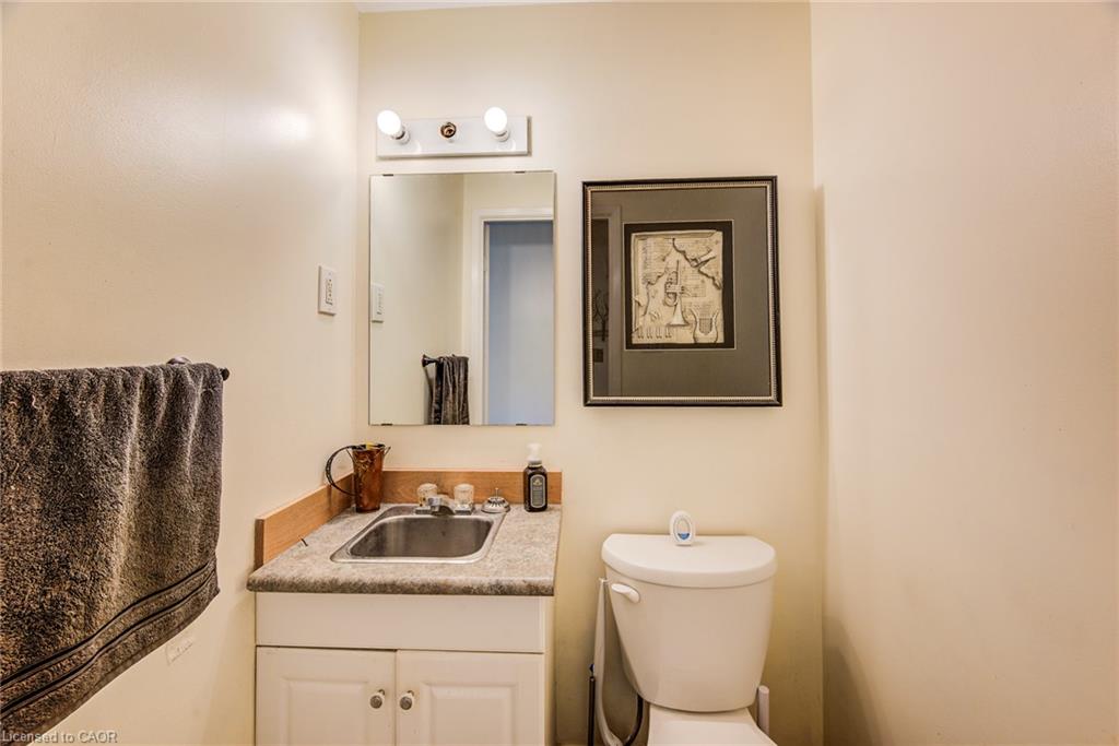 428b Dunvegan Drive Property Photo 5