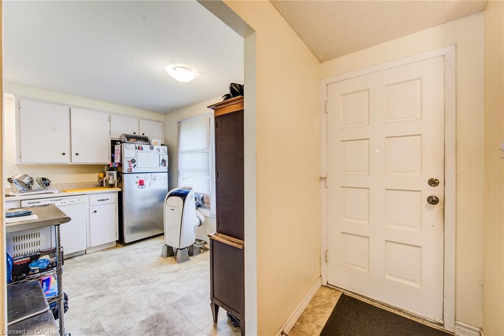 428b Dunvegan Drive Property Photo 6