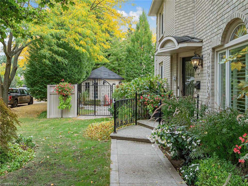 1259 Nathaniel Crescent Property Photo 4