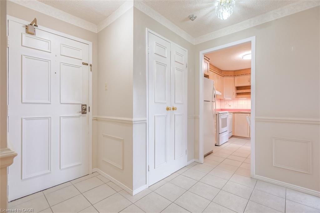 612-3695 Kaneff Crescent Property Photo 1