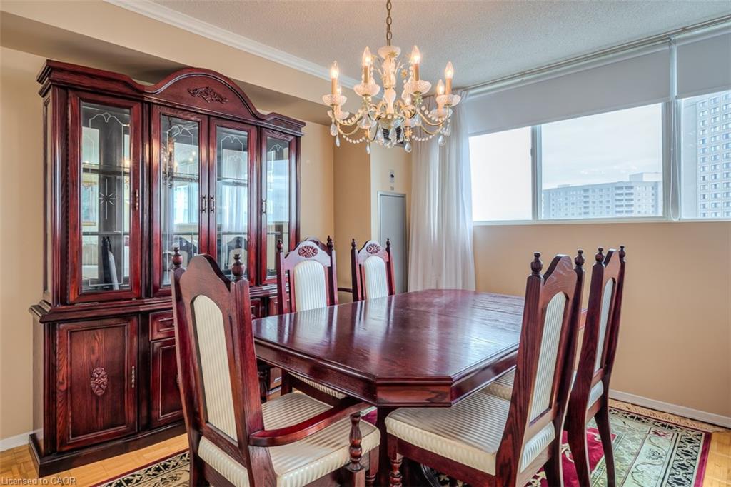 612-3695 Kaneff Crescent Property Photo 4