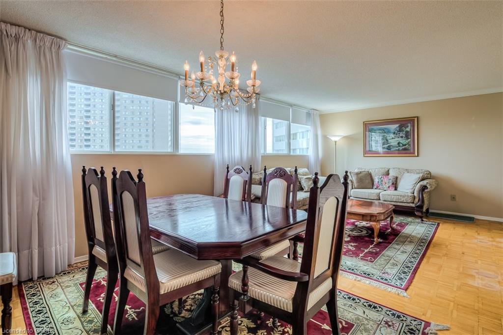 612-3695 Kaneff Crescent Property Photo 5