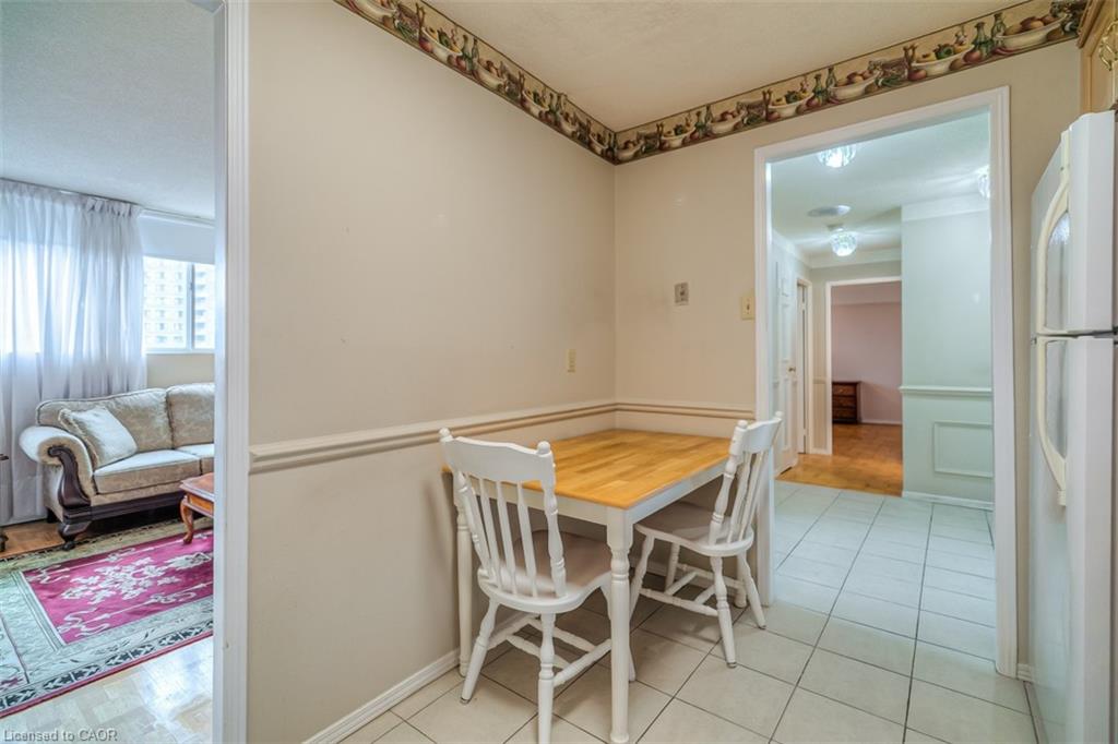 612-3695 Kaneff Crescent Property Photo 11