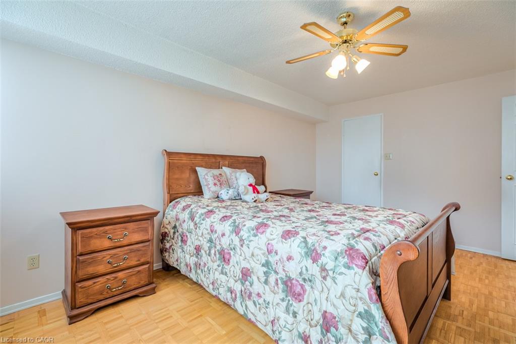 612-3695 Kaneff Crescent Property Photo 14