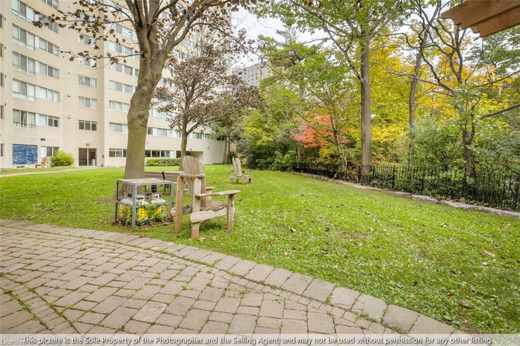 612-3695 Kaneff Crescent Property Photo 29