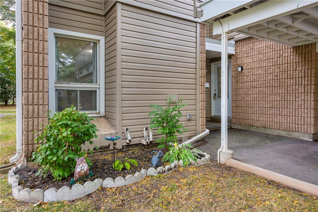 74-65 Glamis Road Property Photo 3