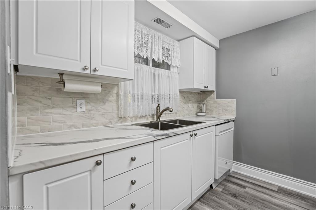 74-65 Glamis Road Property Photo 8