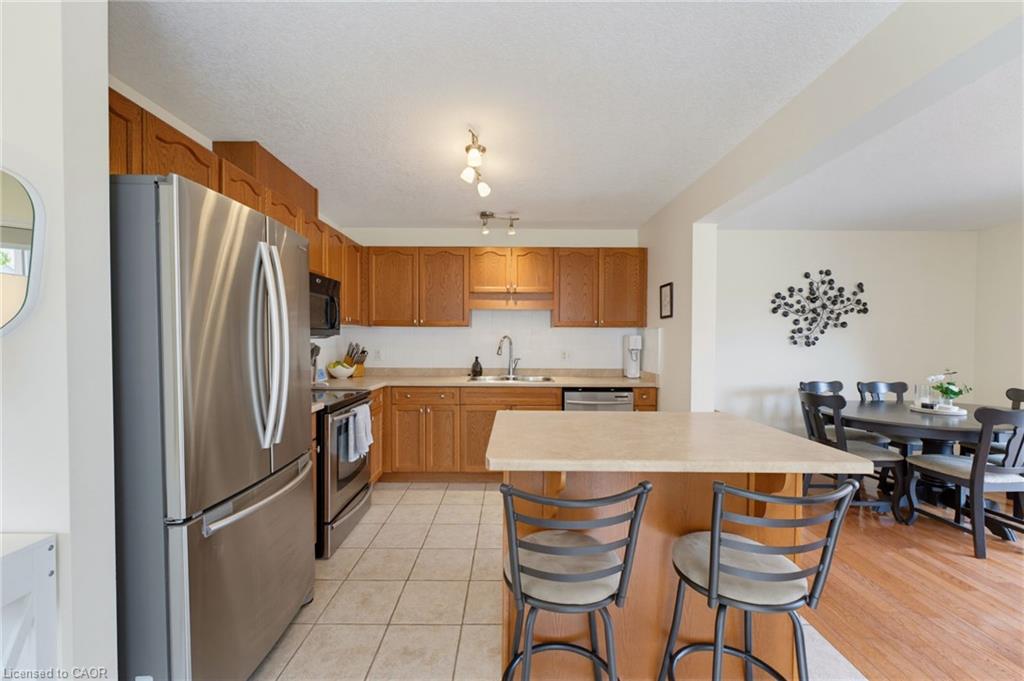 457 Danby Street E Property Photo 9