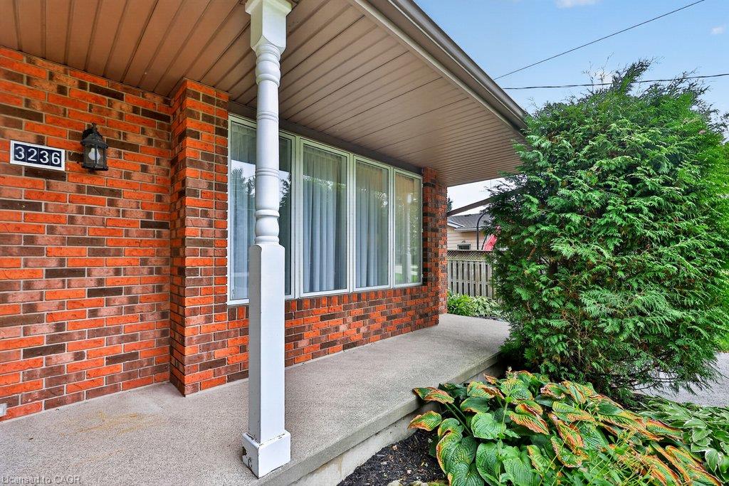 3236 First Avenue Property Photo 4