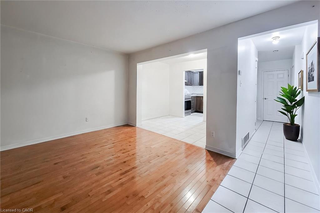 30 Jerome Crescent Property Photo 6