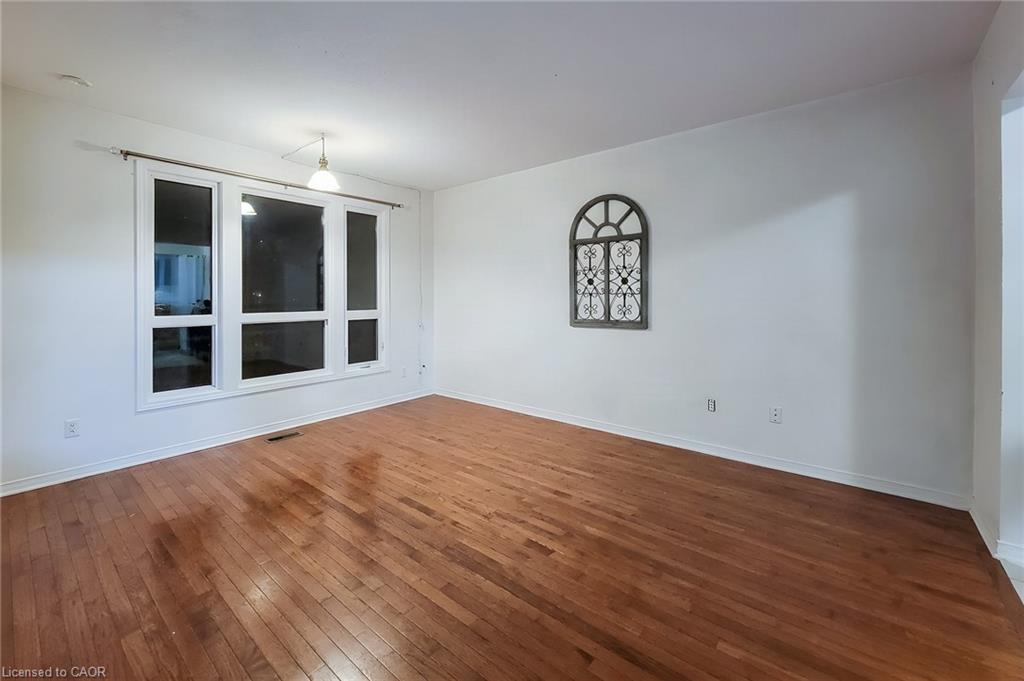 30 Jerome Crescent Property Photo 7