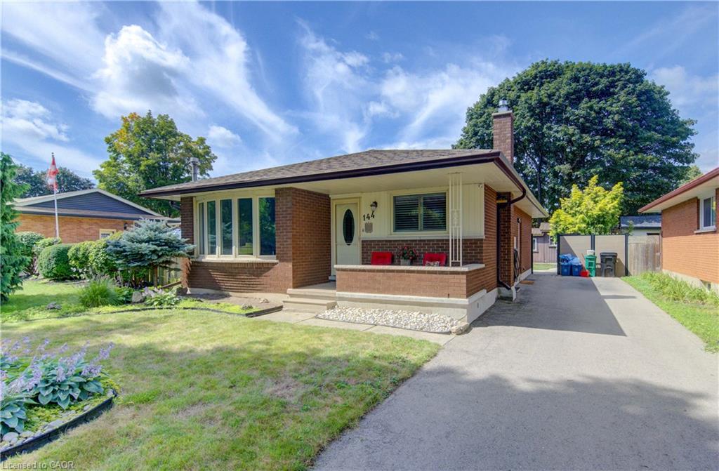 144 Holborn Drive Property Photo 2