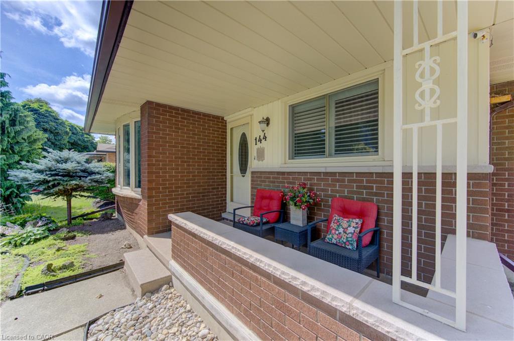 144 Holborn Drive Property Photo 4