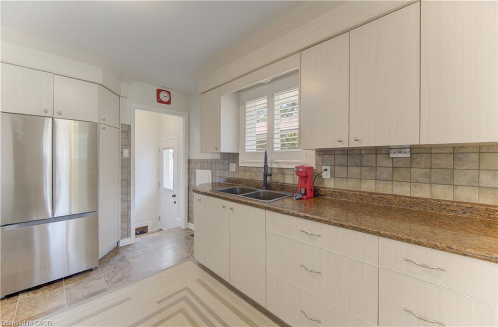 144 Holborn Drive Property Photo 9