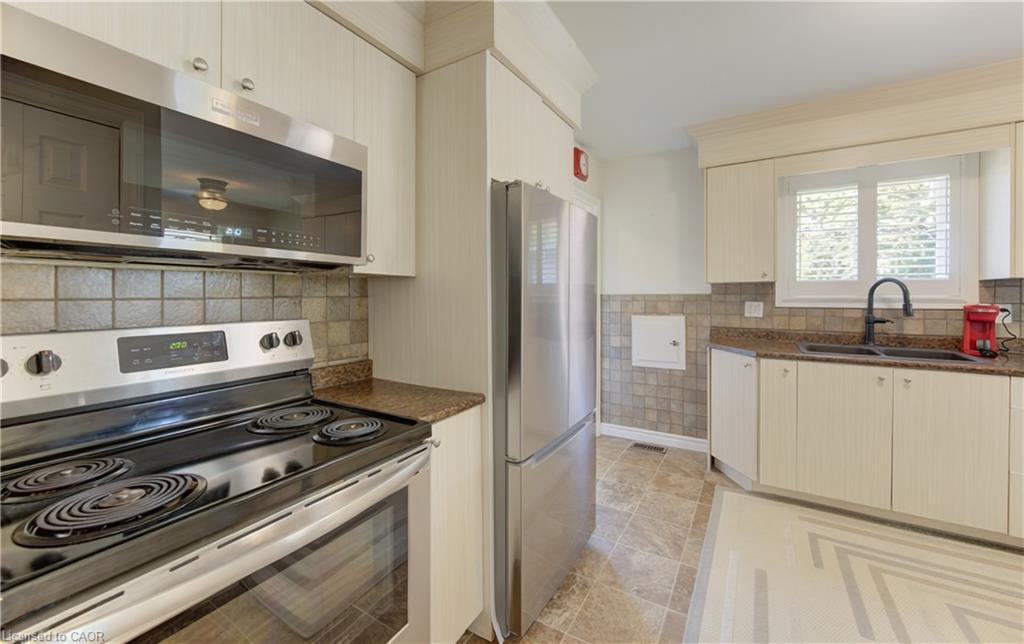 144 Holborn Drive Property Photo 10