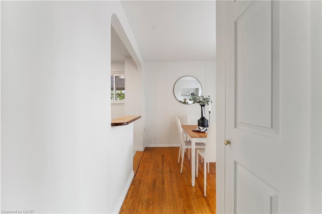 204 Birchcliffe Crescent Property Photo 7