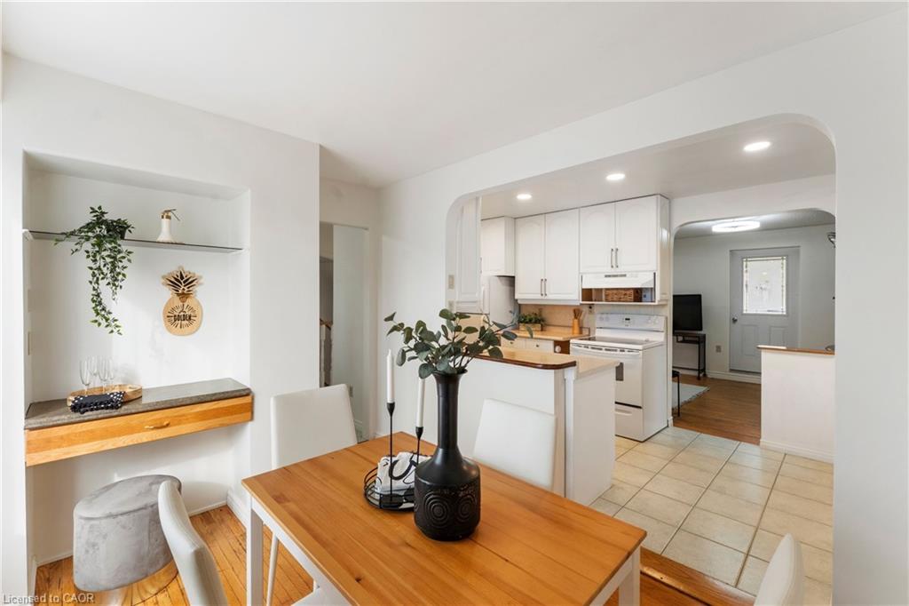 204 Birchcliffe Crescent Property Photo 9