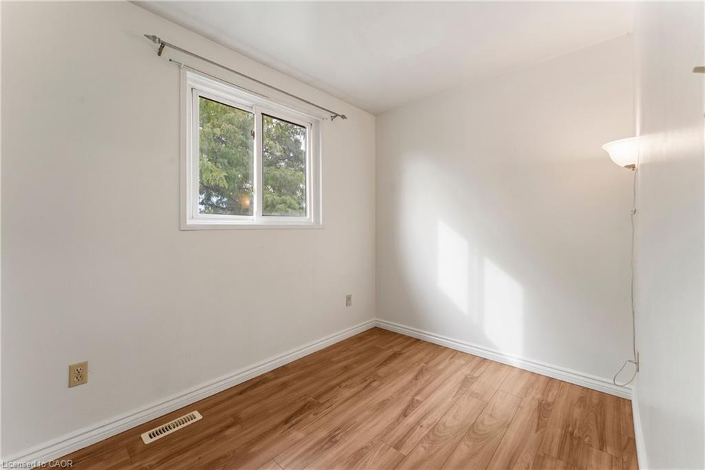 204 Birchcliffe Crescent Property Photo 24