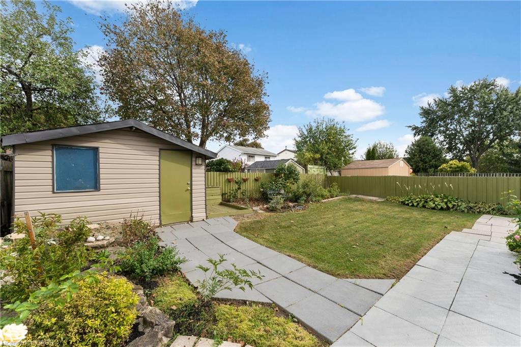 204 Birchcliffe Crescent Property Photo 44