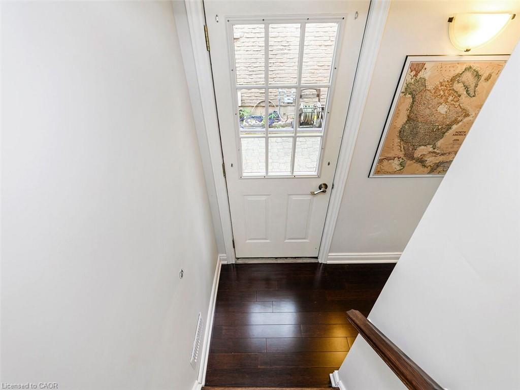 74 Maiden Lane Property Photo 33