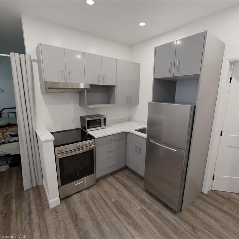 14-195 Waterloo Street Property Photo 3
