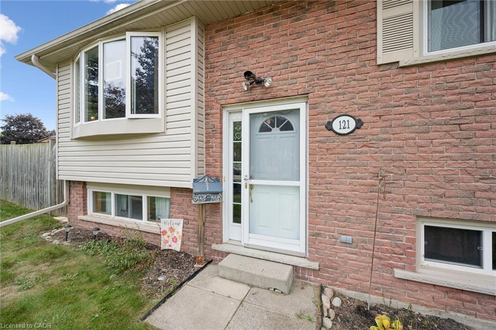 121 Nathaniel Crescent Property Photo 2