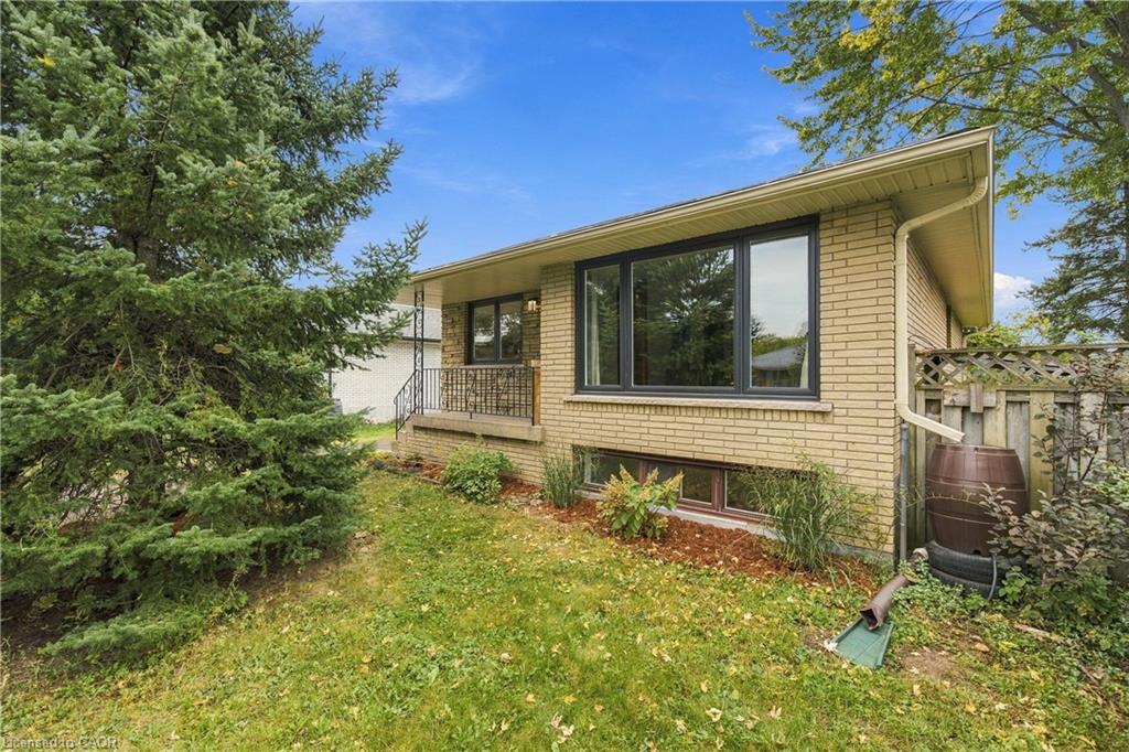 662 Dynes Road Property Photo 3